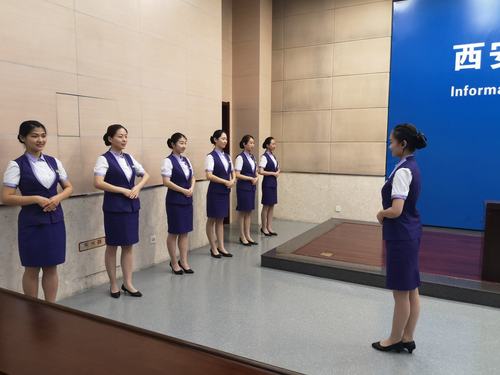 禮儀先行 服務鑄魂——客戶服務部開展“明紀律、嚴作風、抓業務”專項活動紀實